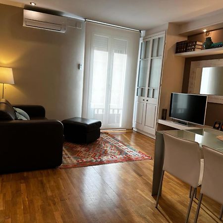 Petit Rossello Lägenhet Barcelona Exteriör bild