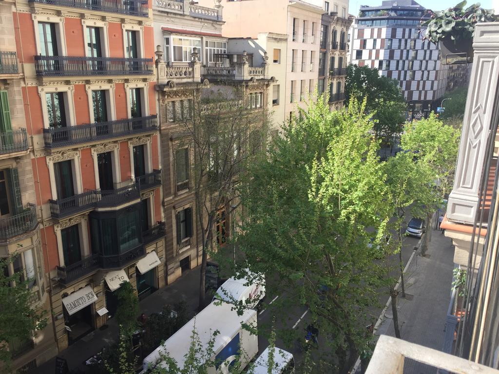 Petit Rossello Lägenhet Barcelona Exteriör bild